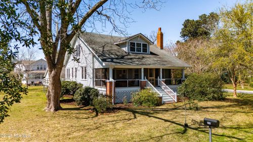 205 High St, Oriental, NC, 28571-9361 | Card Image