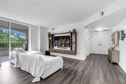 33-1834 Brickell Ave, Miami, FL, 33129-1624 | Card Image