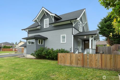 27902 69th Ave Nw, Stanwood, WA, 98292-6036 | Card Image