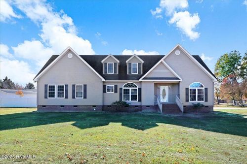 206 W New Hope Rd, Goldsboro, NC, 27534-7466 | Card Image