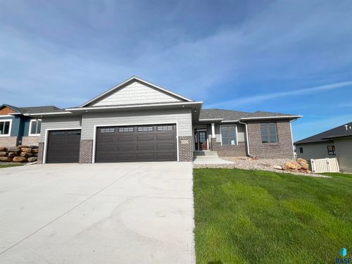 2613 S Galena Ave, Sioux Falls, SD, 57110-3797 | Card Image