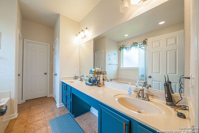 137 Springtree Shadow, House other with 4 bedrooms, 3 bathrooms and null parking in Cibolo TX | Image 22