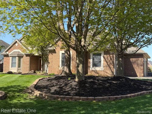 2616 Pebble Beach Dr, Oakland, MI, 48363-2449 | Card Image