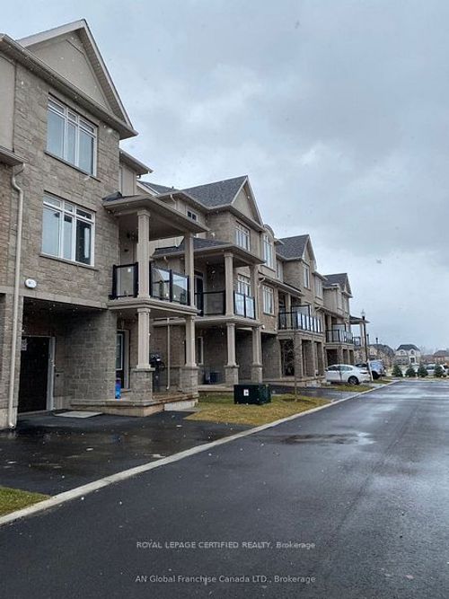 19-40 Zinfandel Dr, Stoney Creek, ON, L8E0L1 | Card Image