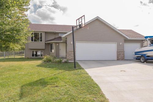 901 Forest City Boulevard Nw, Maple Lake, MN, 55358 | Card Image