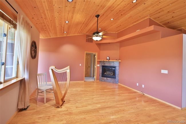 5867 Pe 3/10 Rd, House other with 3 bedrooms, 2 bathrooms and 2 parking in Collbran CO | Image 7