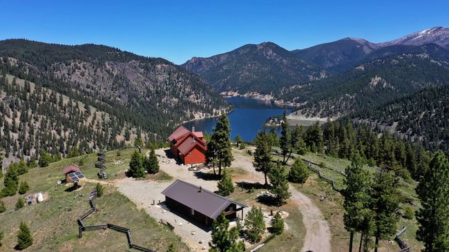 966 Forest Service Road, House other with 2 bedrooms, 3 bathrooms and null parking in Darby MT | Image 77