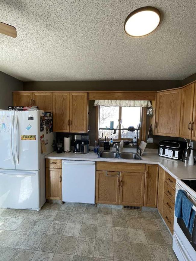 43 Trading Post Trail, Home with 5 bedrooms, 3 bathrooms and 6 parking in Whitecourt AB | Image 4