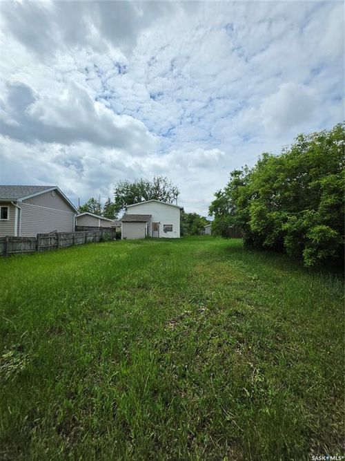 686-690 Retallack Street, Regina, SK, S4T2G4 | Card Image