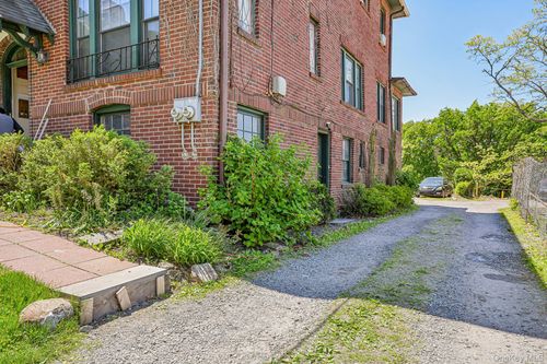 643 Warburton Ave, Yonkers, NY, 10701-1668 | Card Image