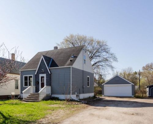 511 Main St, Detroit Lakes, MN, 56501-2917 | Card Image