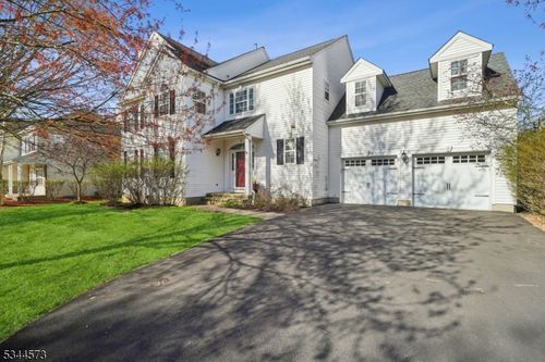 12 Hansom Rd, Basking Ridge, NJ, 07920-2973 | Card Image