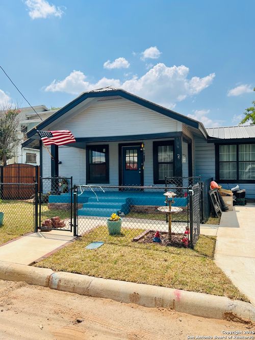 219 S Peach St, Pearsall, TX, 78061-2430 | Card Image