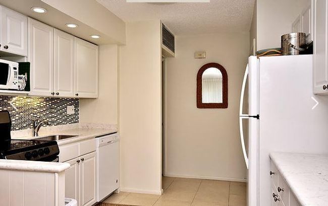 S-26 - 150 Ocean Blvd, Home with 1 bedrooms, 1 bathrooms and null parking in Delray Beach FL | Image 4