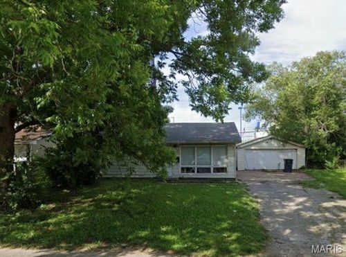 1617 Armand Dr, Cahokia, IL, 62206-2408 | Card Image