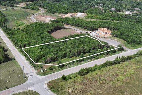 17490 Galloway Dr, Stilwell, KS, 66085 | Card Image