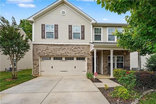 1586 Running Deer Dr, Kernersville, NC, 27284-7173 | Card Image