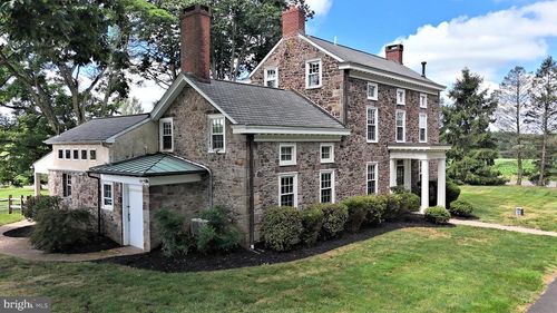 381 Holland Rd, HOLLAND, PA, 18966-1811 | Card Image