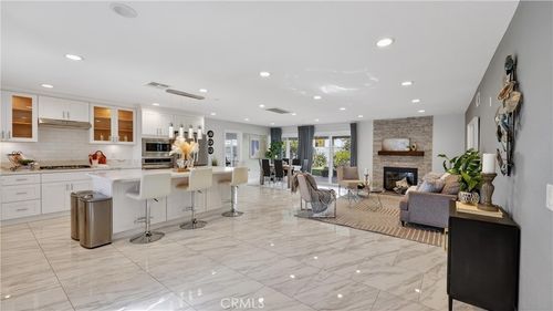 6051 Summerdale Dr, Huntington Beach, CA, 92647-5524 | Card Image