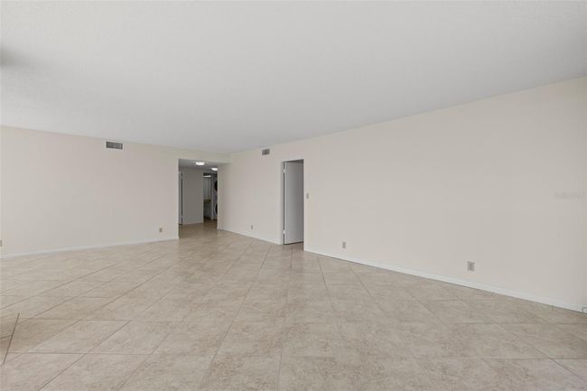 Living Room | Image 10