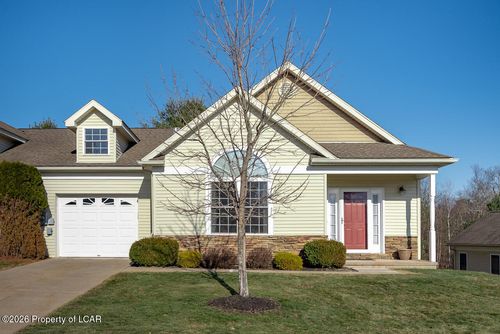 12 Willow Way, Dallas, PA, 18612-9104 | Card Image