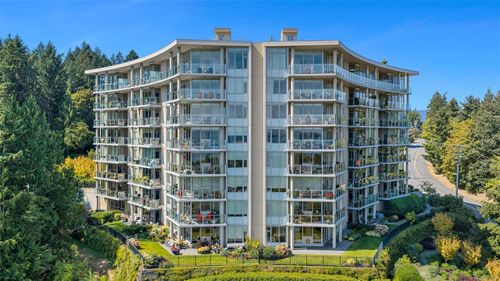 103-5388 Hill Rise Terr, Victoria, BC, V8Y3K3 | Card Image
