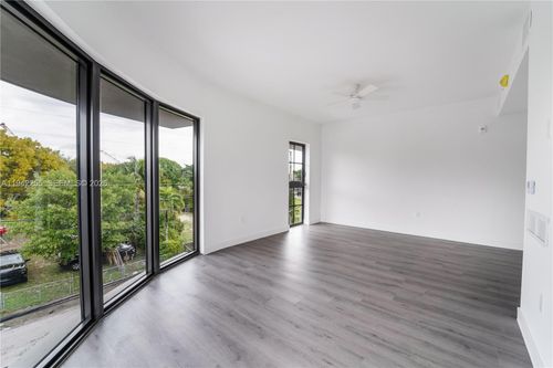 104-1165 Nw 8th Ave, Miami, FL, 33136-2337 | Card Image