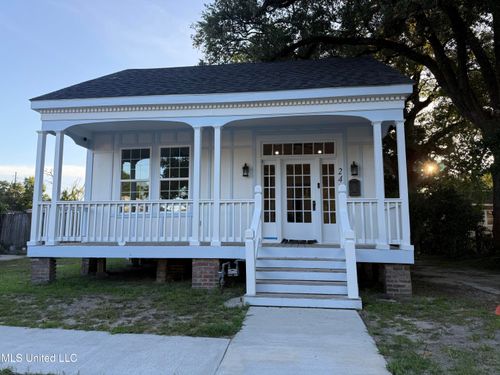 247 Forrest Ave, Biloxi, MS, 39530-2940 | Card Image