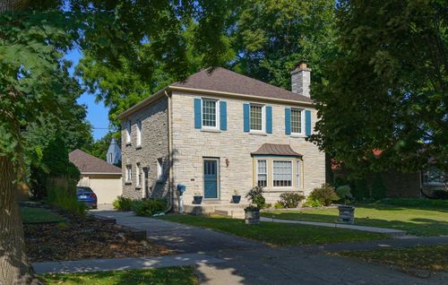 211 N 88th Street, Wauwatosa, WI, 53226 | Card Image