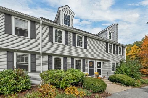 48 Foxmoor Cir, Nashua, NH, 03063-7002 | Card Image