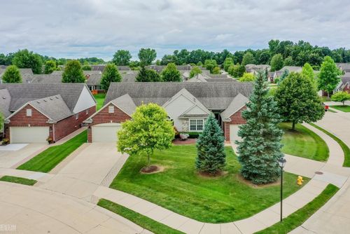 17122 Garland Dr, Macomb, MI, 48042-3564 | Card Image
