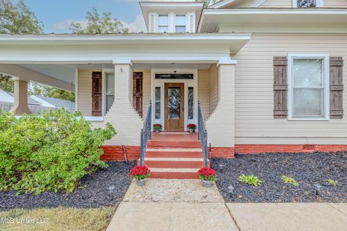 2407 Church St, Byhalia, MS, 38611-9573 | Card Image