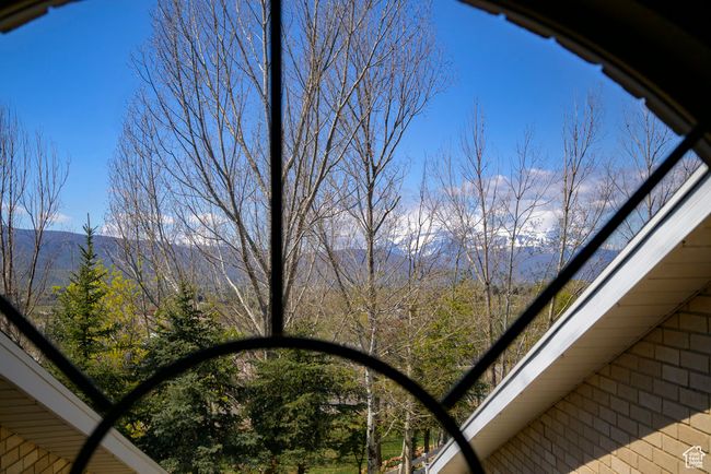 Exterior details featuring a mountain view | Image 74