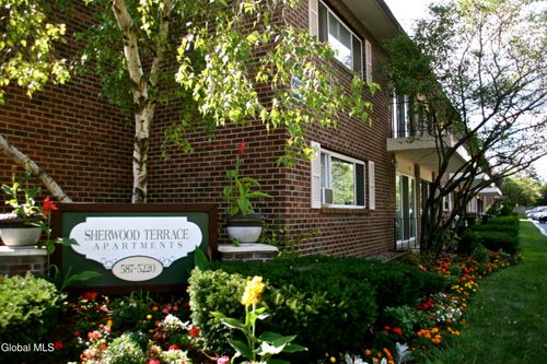 21-1921 Wells St, Saratoga Springs, NY, 12866-1207 | Card Image