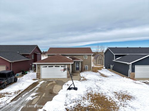 207 Rayjay Cir, Taylor, ND, 58656-7124 | Card Image