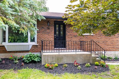 741 Maryland Ave, House other with 3 bedrooms, 2 bathrooms and 7 parking in Peterborough ON | Image 2