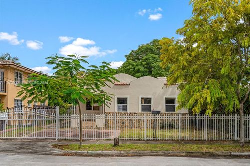 1045 Sw 20th Ave, Miami, FL, 33135-5039 | Card Image