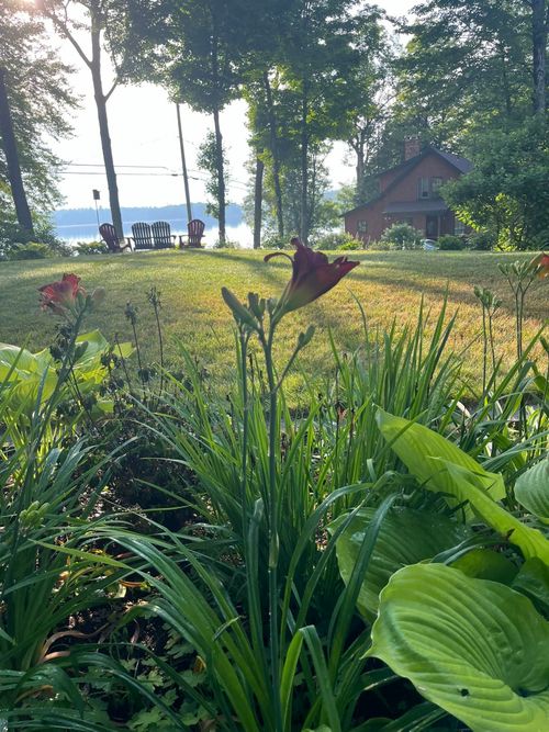 586 Bunker Rd, New London, NH, 03257-5523 | Card Image