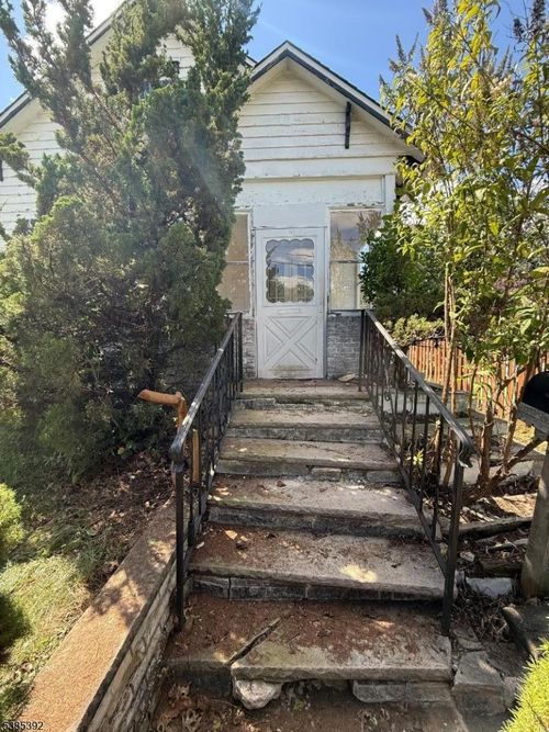 141 Mcfarlane Rd, Colonia, NJ, 07067-3614 | Card Image