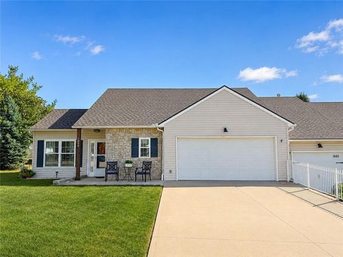 1890 Fall Creek Dr, Tonganoxie, KS, 66086-5446 | Card Image