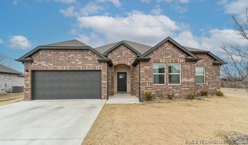 1503 Bluestem Dr, Bartlesville, OK, 74006-6058 | Card Image