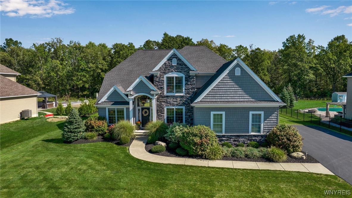 Creekbend Dr, North Tonawanda, NY 14120