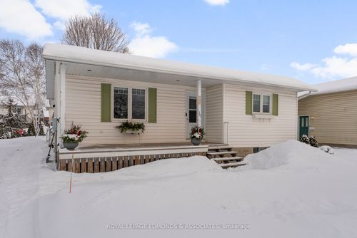 142 Springfield Cres, Pembroke, ON, K8A8J3 | Card Image