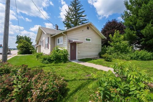 2 Hewett St, Neillsville, WI, 54456-2163 | Card Image