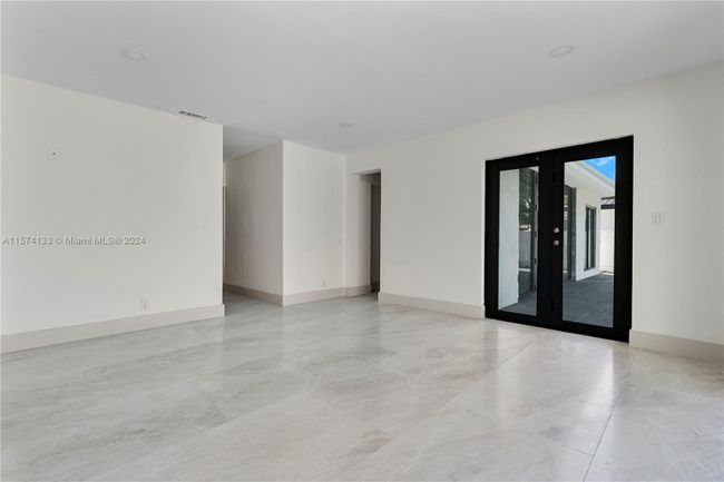 1115 N Northlake Dr, House other with 3 bedrooms, 3 bathrooms and null parking in Hollywood FL | Image 22