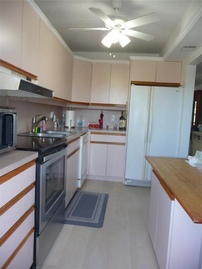 APT-328D - 4500 N Federal Hwy, Condo with 2 bedrooms, 2 bathrooms and null parking in Lighthouse Point FL | Image 6