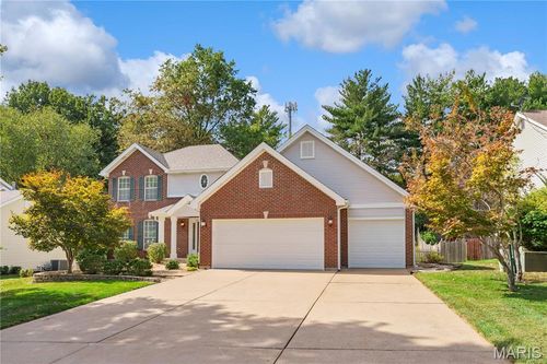 1827 Pheasant Run Dr, Maryland Heights, MO, 63043-2870 | Card Image
