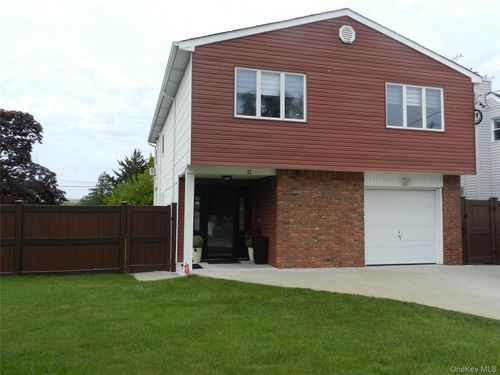 11 Carman Boulevard, Oyster Bay, NY, 11758 | Card Image