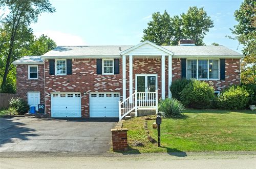 502 Saint Thomas Pl, Greensburg, PA, 15601-6037 | Card Image