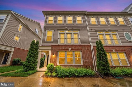 4724 Dane Ridge Cir, WOODBRIDGE, VA, 22193-6519 | Card Image